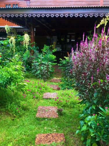 Hostal Banthai Guesthouse