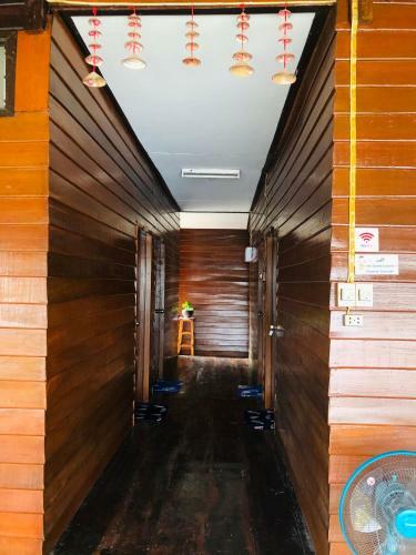 Hostal Banthai Guesthouse