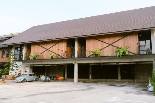 Dream Factory Hotel