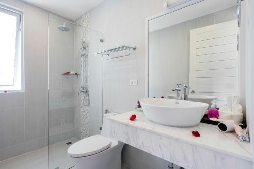 Sunset Lagoon | Villa Rihanna 2