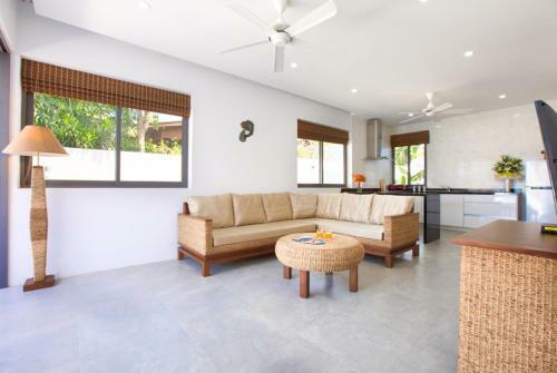 7 Bedroom Beautiful Beach Front Villa
