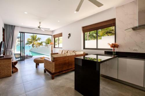 7 Bedroom Beautiful Beach Front Villa