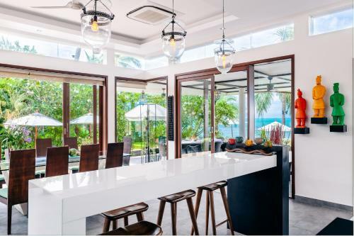 5 Bedroom Beach Front Villa Bang Po
