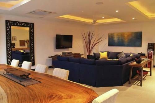 5 Bedroom Sea View Villa With Waterslide