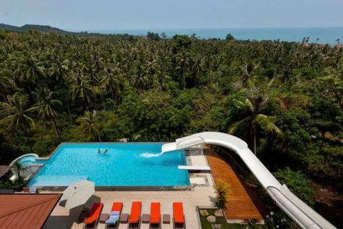 5 Bedroom Sea View Villa With Waterslide