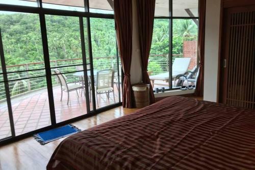3 Bedroom Sea View Villa Santi