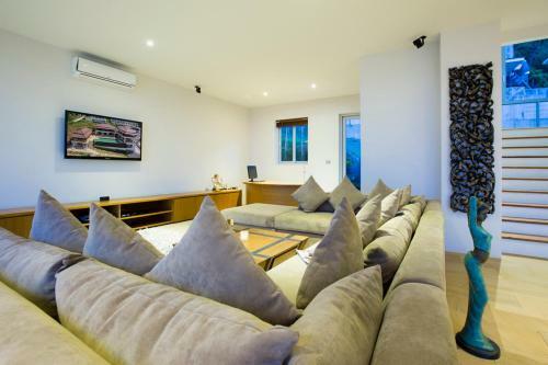 12 Bedroom Luxurious Seaview Villas
