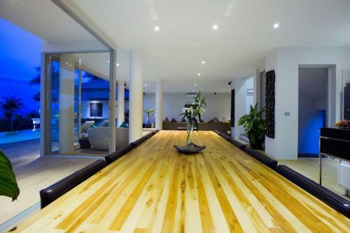 12 Bedroom Luxurious Seaview Villas