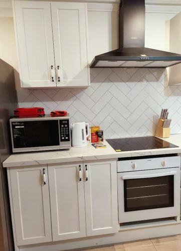 Touch Of Luxury In Works,payment Onsite Or Call Ahead