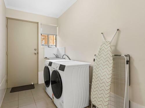 2 Ulonga Court