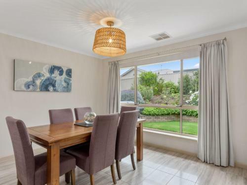 2 Ulonga Court