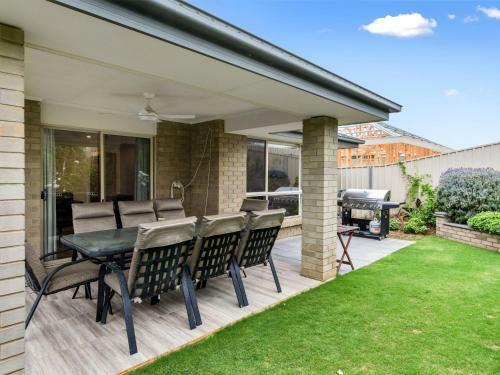 2 Ulonga Court