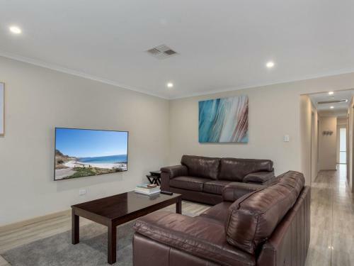 2 Ulonga Court