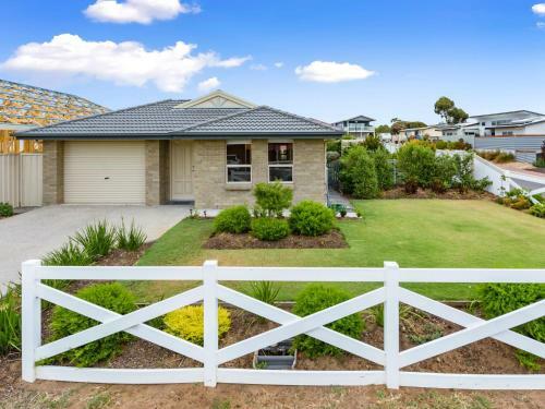 2 Ulonga Court