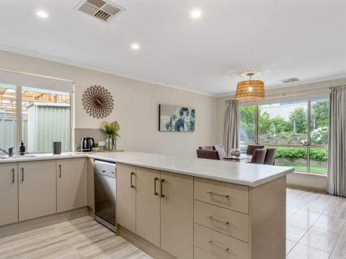 2 Ulonga Court
