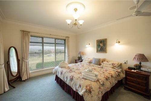 Lochinvar/camellia , Magnolia , Maple Cottage For A Relaxing Bathurst Holiday