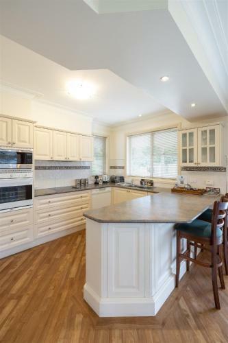 Lochinvar/camellia , Magnolia , Maple Cottage For A Relaxing Bathurst Holiday