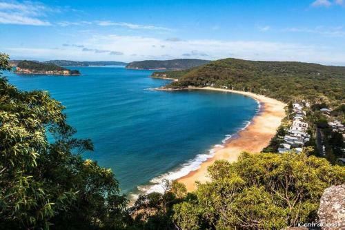 Retro Beach Shack Semi Detached, 2 Min Walk To Beach-lilly Pilly