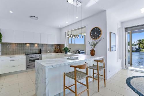 Elegance On The River, Noosa Waters