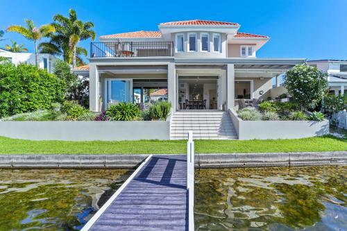 Elegance On The River, Noosa Waters