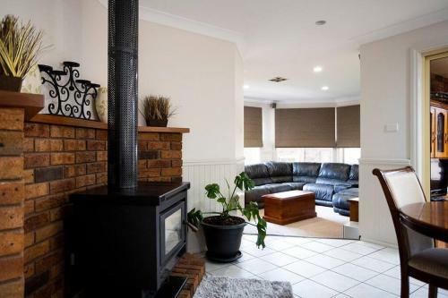 Contractor's Heaven And Entertainer