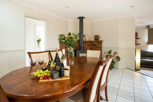 Contractor's Heaven And Entertainer