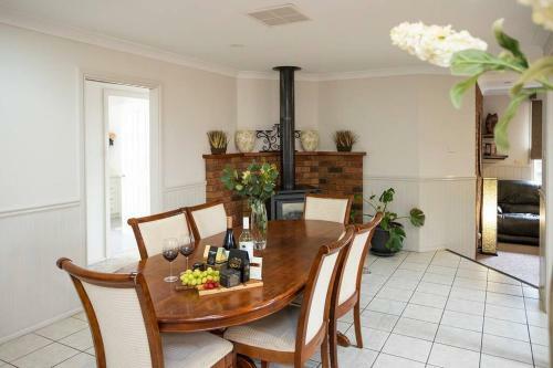 Contractor's Heaven And Entertainer
