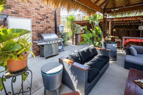 Contractor's Heaven And Entertainer
