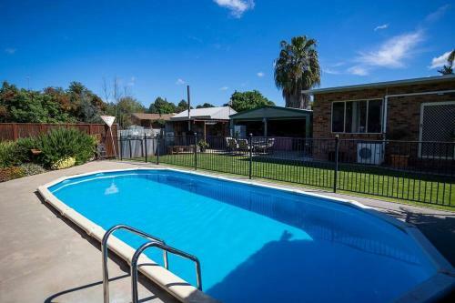 Contractor's Heaven And Entertainer