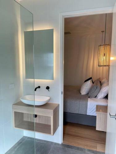 Apartamento New 2 Bedroom Unit With River Views