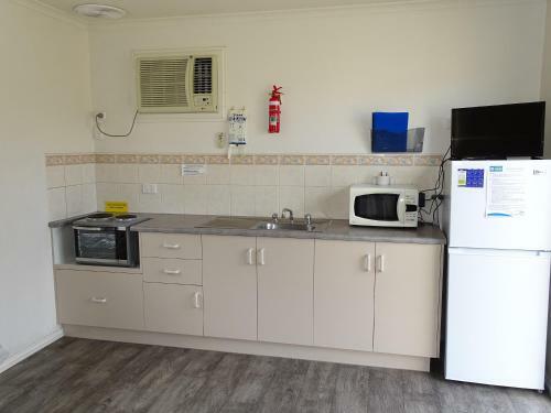 Moonta Bay Cabins - Cabin 8