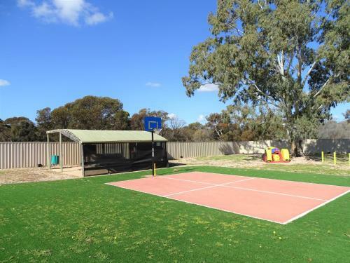 Moonta Bay Cabins - Cabin 5