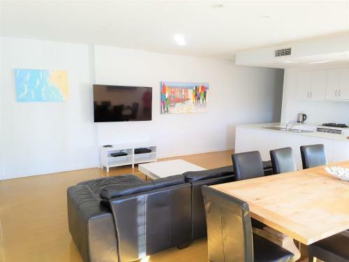 Port Vincent Seaside Apartments - Apartment 2