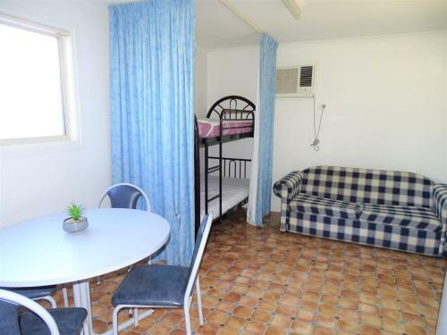 Moonta Bay Cabins - Cabin 9 Accessible