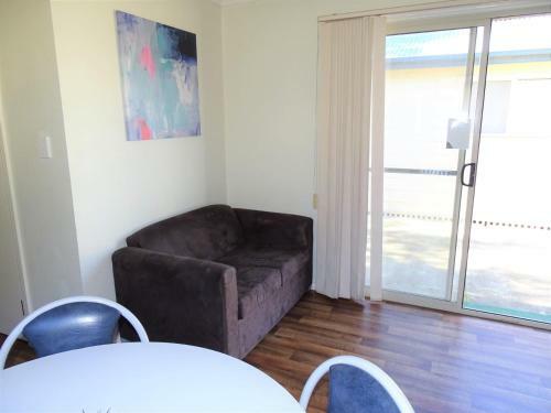 Moonta Bay Cabins - Cabin 9 Accessible