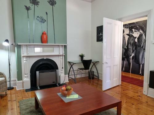 The Atrium - A Stylish Home With Up To 6 Bedrooms