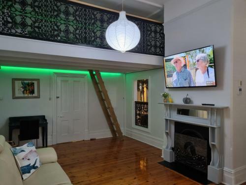 The Atrium - A Stylish Home With Up To 6 Bedrooms