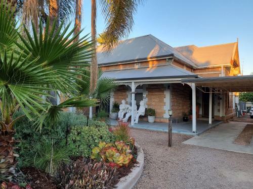 The Atrium - A Stylish Home With Up To 6 Bedrooms