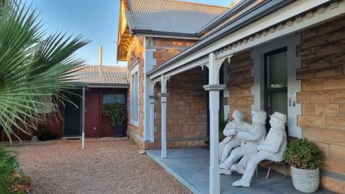 The Atrium - A Stylish Home With Up To 6 Bedrooms