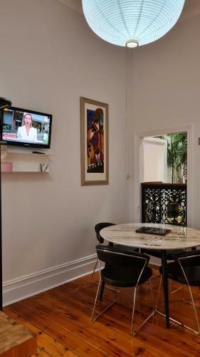 The Atrium - A Stylish Home With Up To 6 Bedrooms