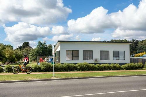Trailways Accommodation Railton