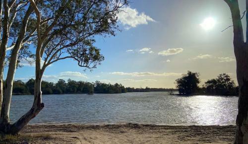 Riversands Rest Accommodation Paringa - River Box Cottage