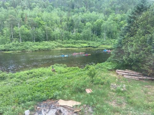Chalet Au Bord De La Rivi�re, St-c�me