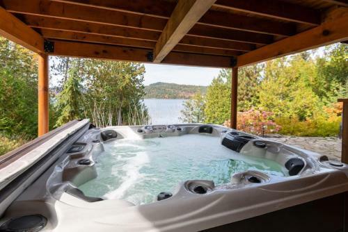 Maison De Lux Bord De L Eau Spa