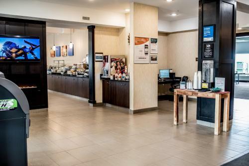 Hotel Comfort Inn & Suites