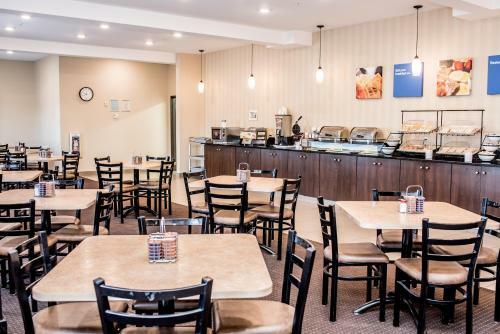 Hotel Comfort Inn & Suites