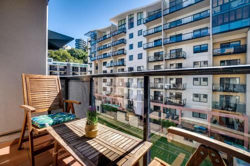 Wonderful Waldorf - Big Apartment - Pool - Tennis - Foxtel