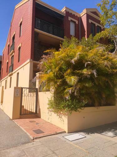 Kings Park Manor Apartments