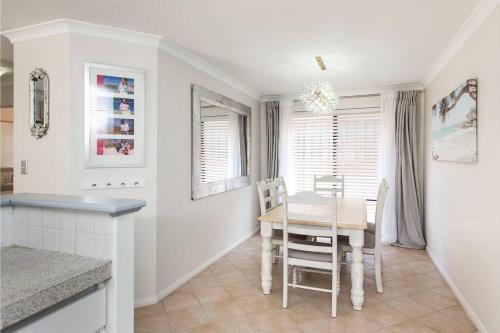 Scarborough Villa On Duke - Executive Escapes