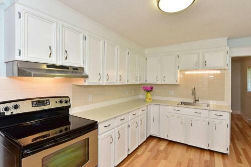 Cheerful 7bedroom Waterfront Villa Fully Furnished
